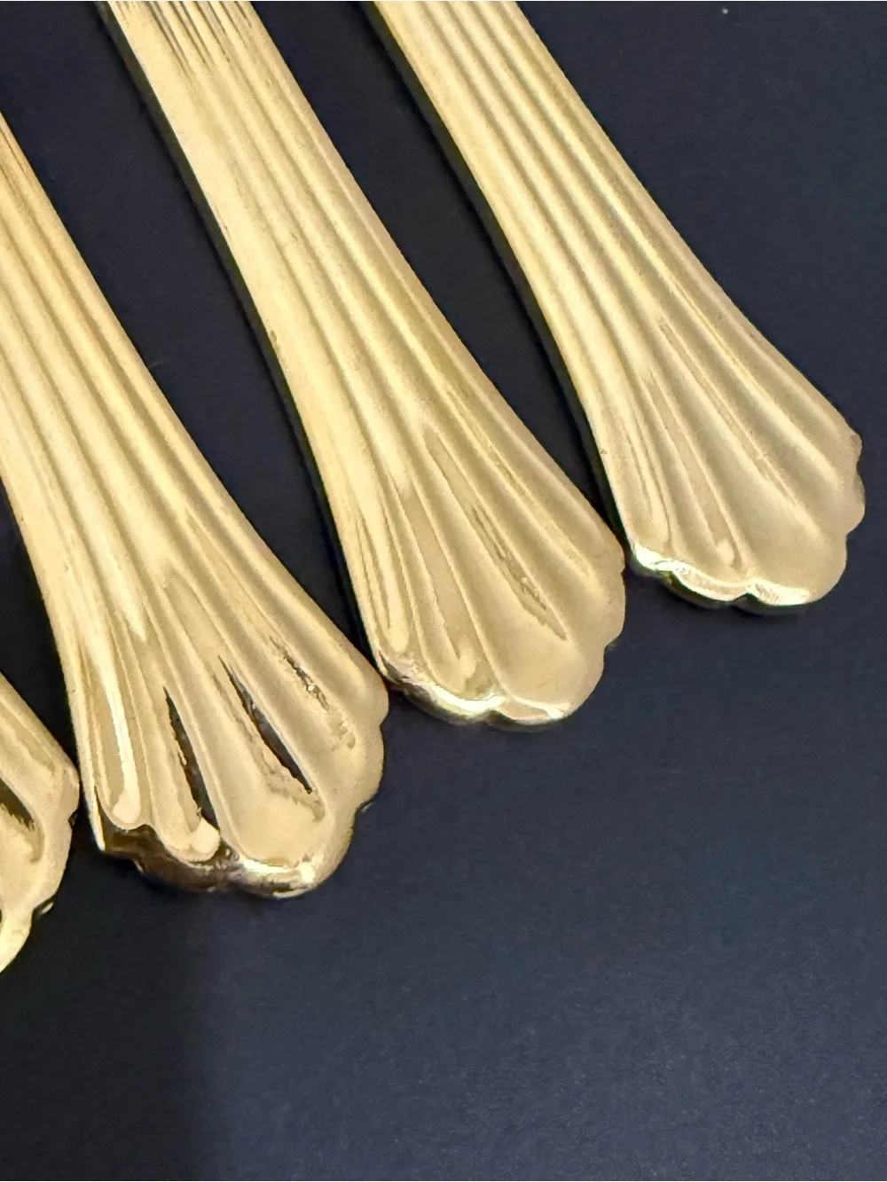 6pc Cambridge Tracy Stainless Steel Gold-plated Scalloped Handle Dinner Knives
